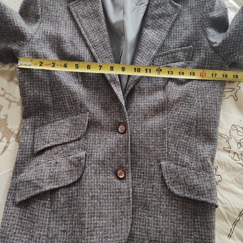 Vintage ladies tweed, wool blazer, size 13/14 Made in Uruguay. Fits like 6 or 8. - Picture 15 of 16
